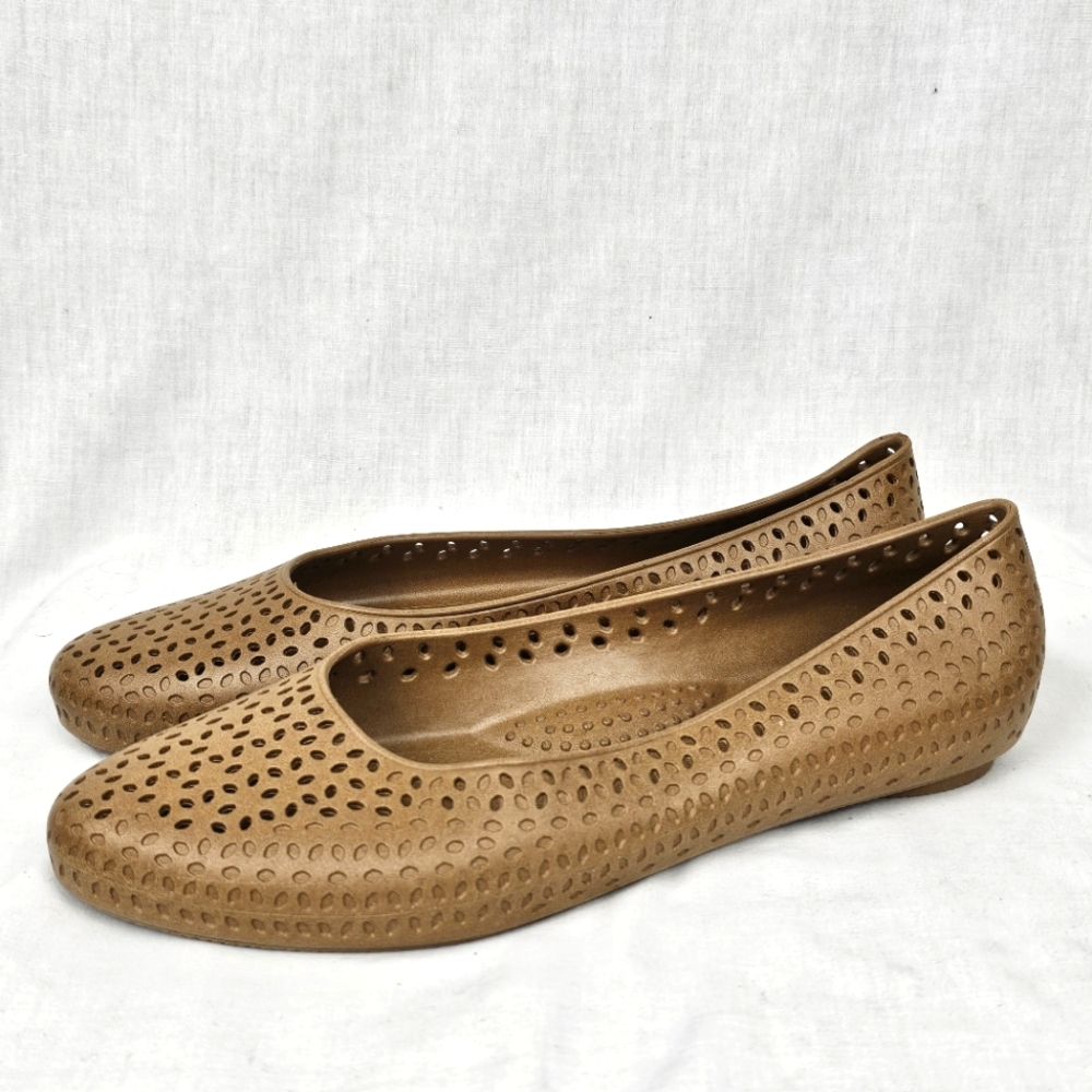 Okabashi Tan Slip on‎ Flats Shoes Women's Size 10